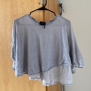 Urban Outfitters flowy crop top. In great condition and is perfect for summer!